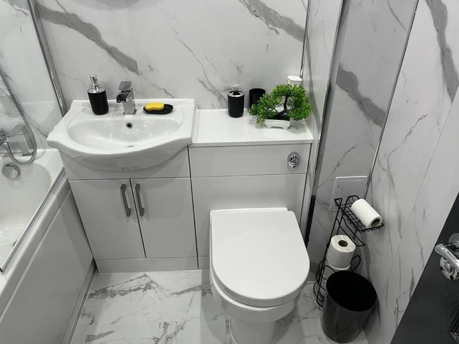 Erskine Apartment *